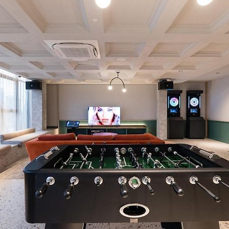 Scarletz Klcc Studio Suites 4 Pax Luxury Modern Style Wifi 100Mbps Куала-Лумпур Экстерьер фото