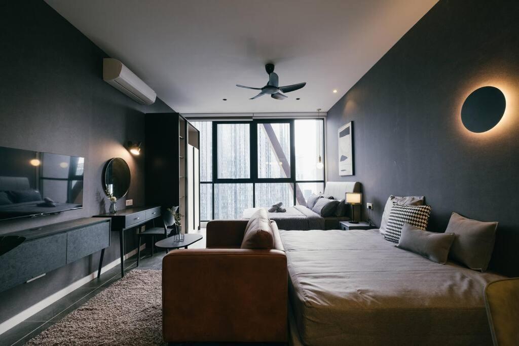 Scarletz Klcc Studio Suites 4 Pax Luxury Modern Style Wifi 100Mbps Куала-Лумпур Экстерьер фото