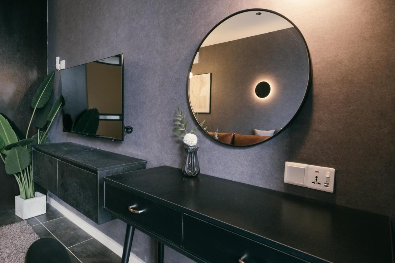 Scarletz Klcc Studio Suites 4 Pax Luxury Modern Style Wifi 100Mbps Куала-Лумпур Экстерьер фото